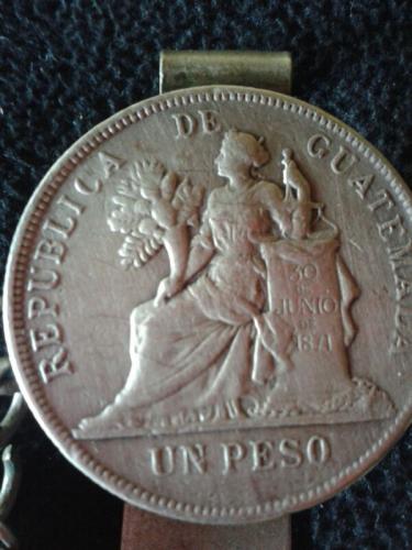 Llavero de plata con moneda de un peso de Gua - Imagen 2